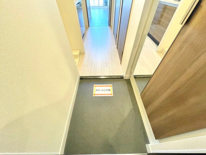 物件内観写真8　(玄関)