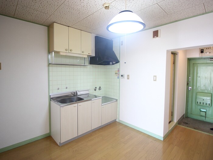 物件内観写真8　(居室)