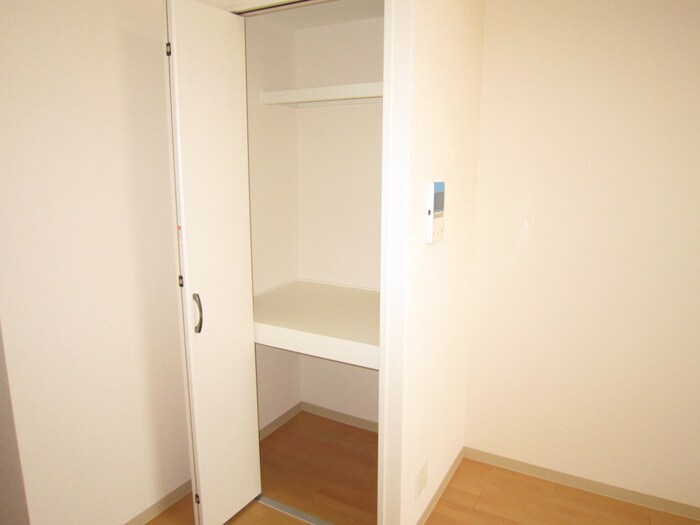 物件内観写真13　(収納)