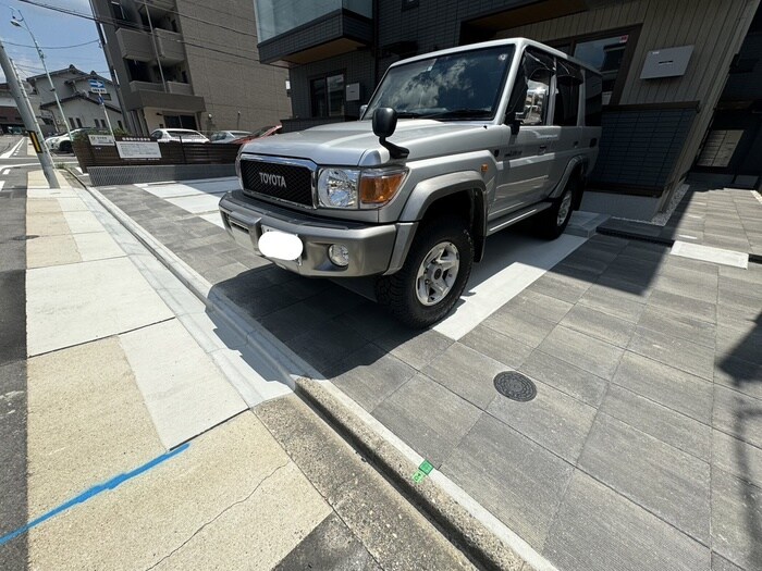 物件外観写真2　(駐車場)