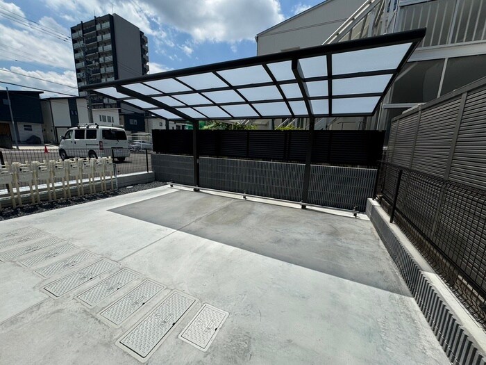 物件外観写真3　(駐輪場)