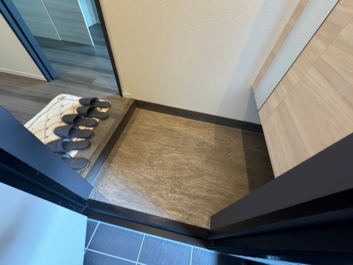 物件内観写真16　(玄関)