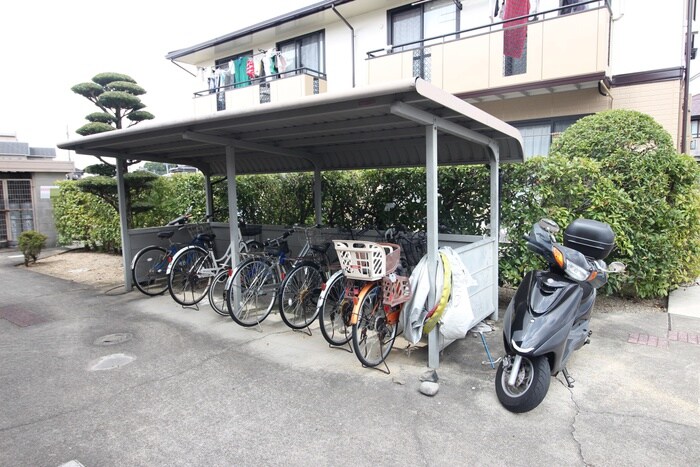物件外観写真6　(駐輪場)
