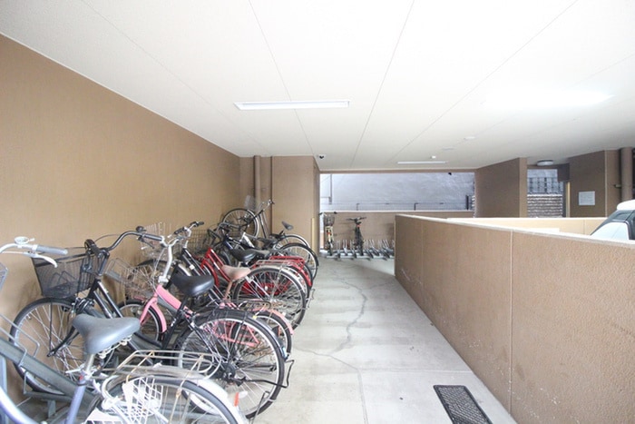 物件外観写真3　(駐輪場)