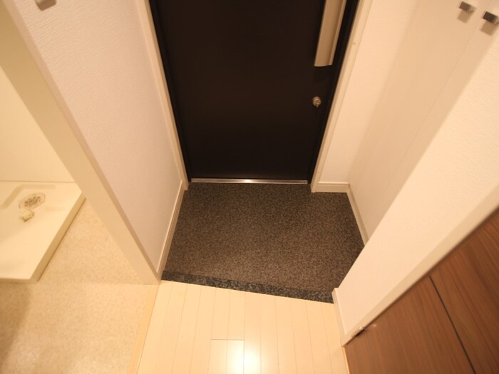 物件内観写真14　(玄関)