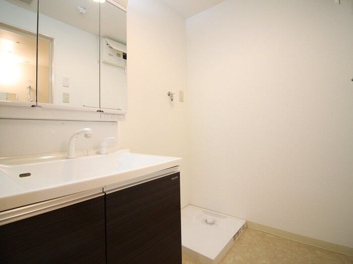 物件内観写真13　(洗濯機置場)