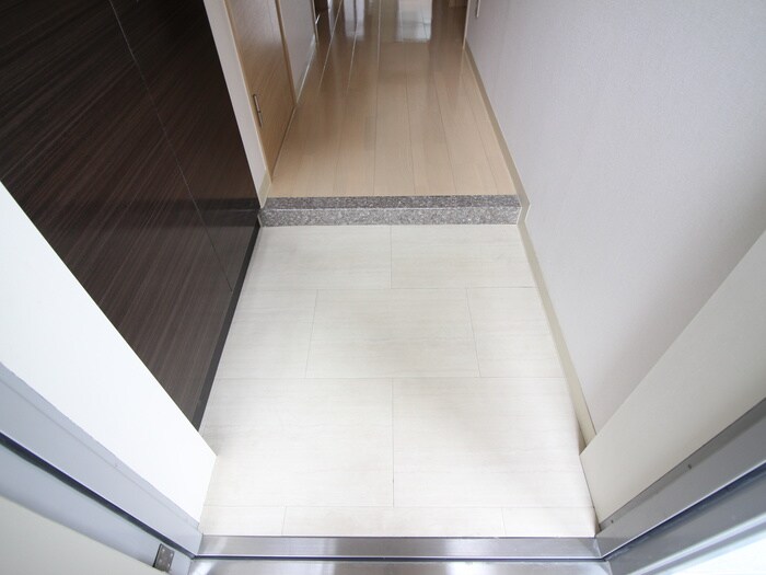 物件内観写真17　(玄関)