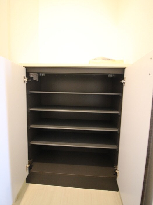物件内観写真18　(靴箱)