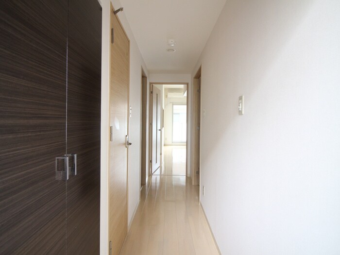物件内観写真18　(廊下)
