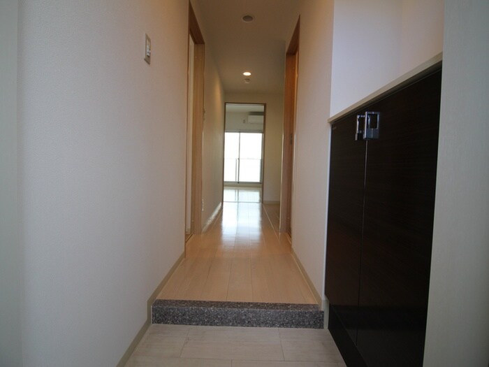 物件内観写真21　(廊下)