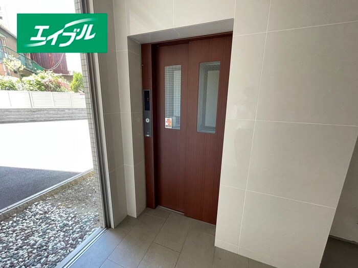 物件外観写真4　(建物設備)