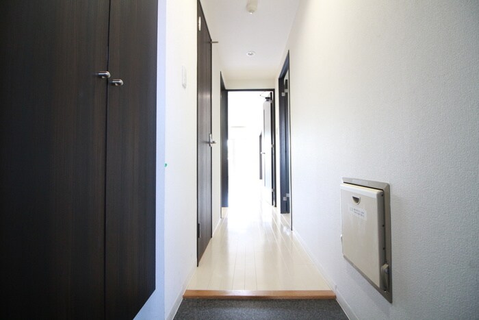 物件内観写真16　(廊下)