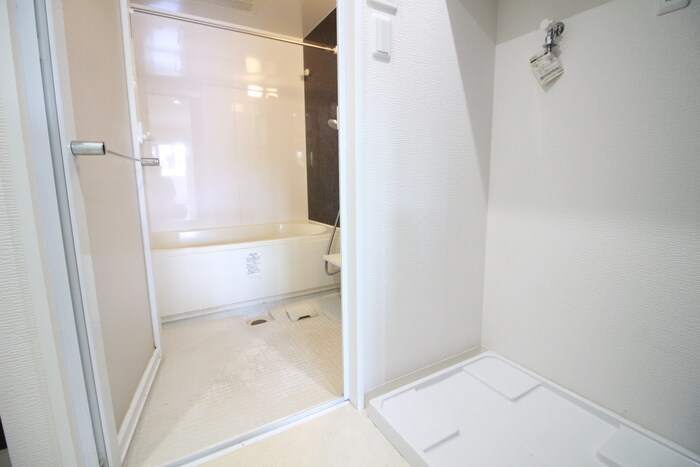 物件内観写真17　(洗濯機置場)