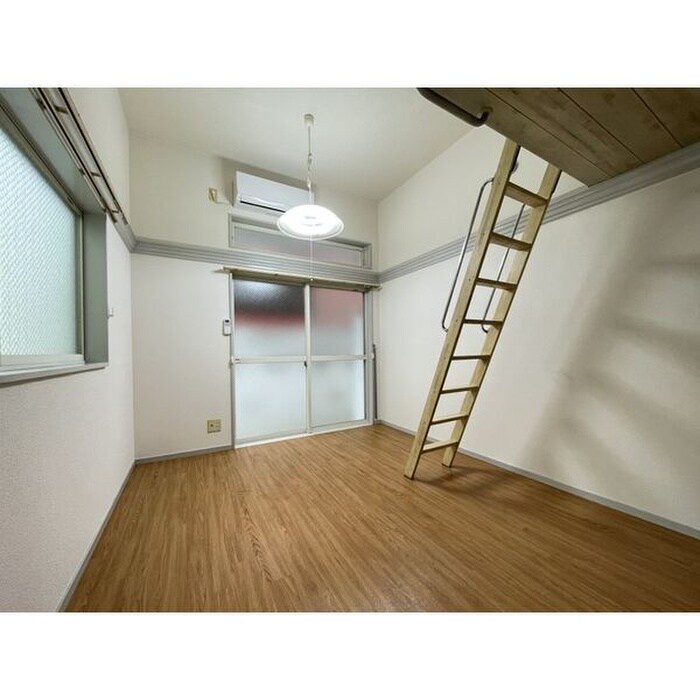 物件内観写真3　(居室)