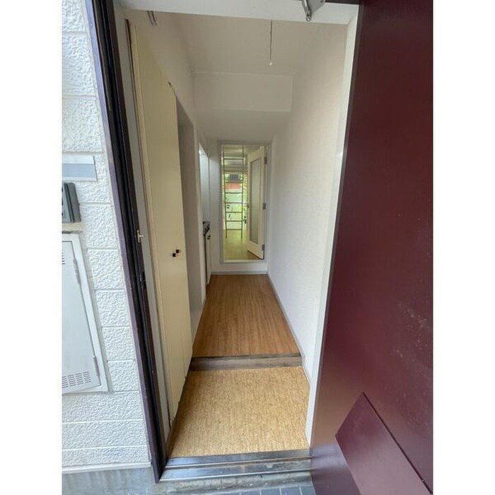 物件内観写真10　(玄関)