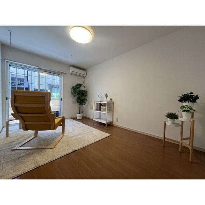 物件内観写真4　(居室)