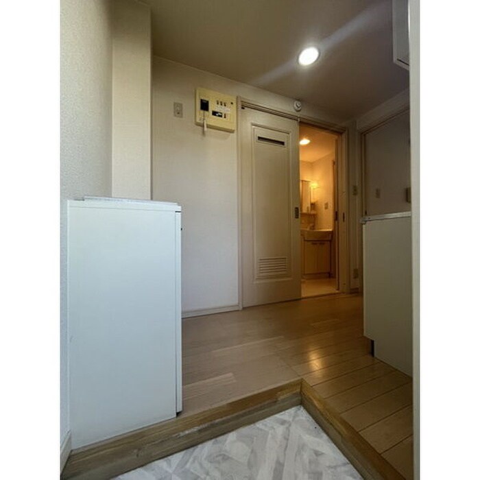 物件内観写真10　(玄関)