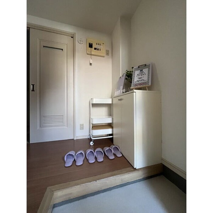 物件内観写真11　(玄関)