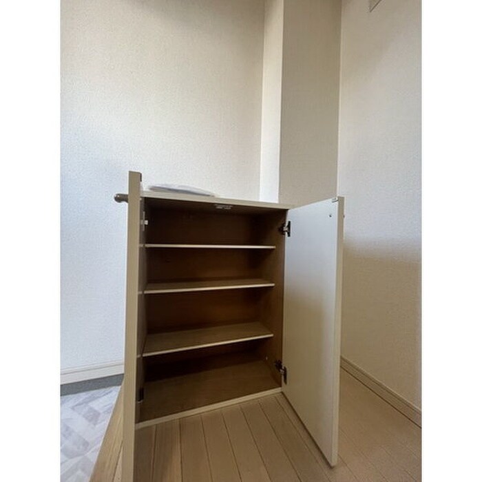 物件内観写真11　(靴箱)