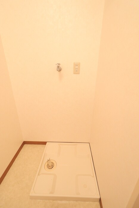 物件内観写真13　(洗濯機置場)