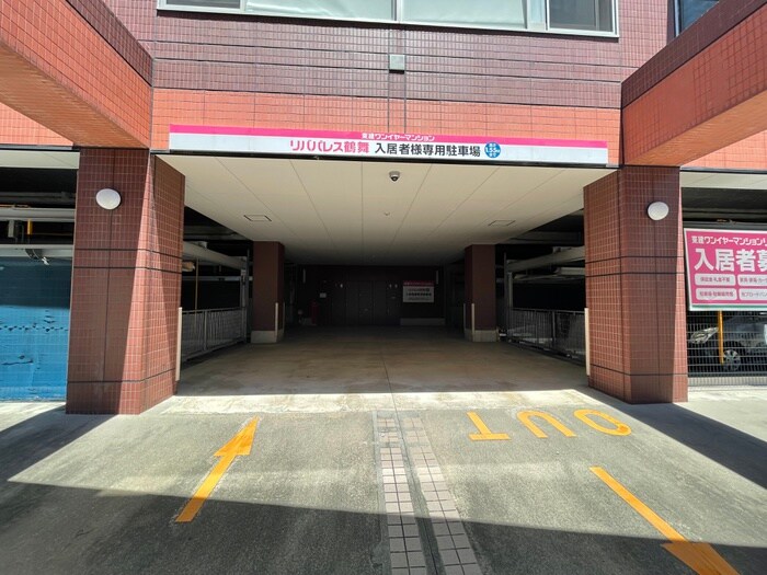 物件外観写真4　(駐車場)