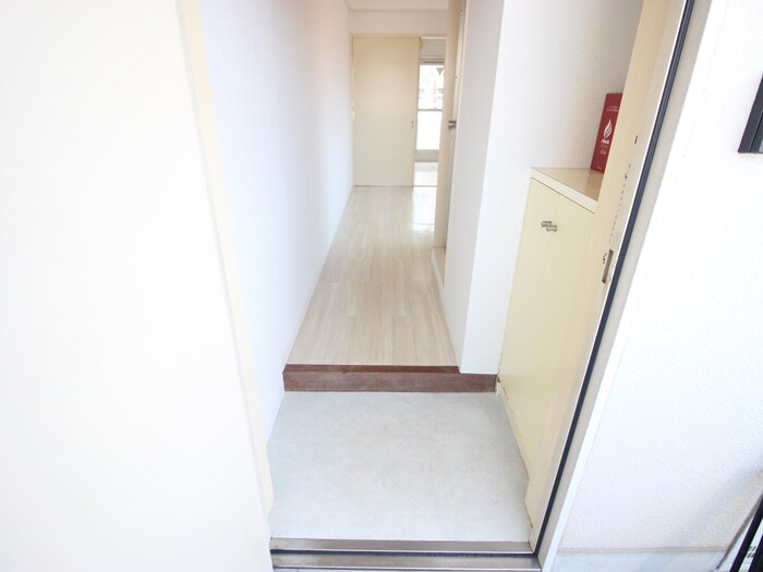 物件内観写真14　(玄関)
