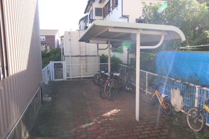 物件外観写真4　(駐輪場)