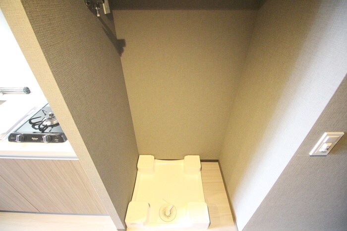 物件内観写真16　(洗濯機置場)