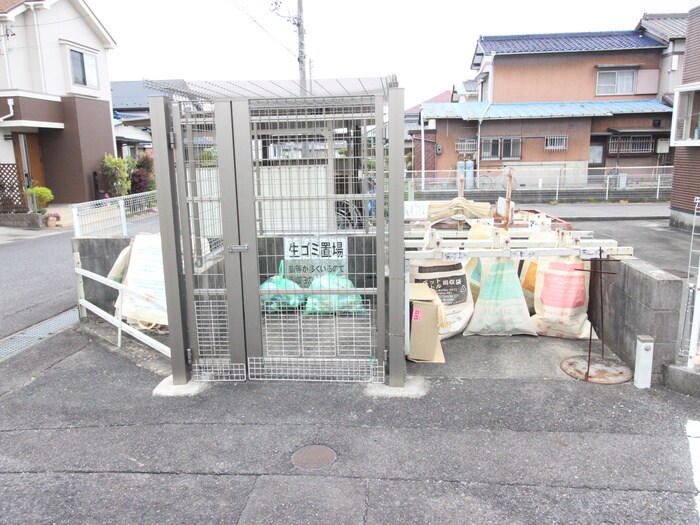 物件外観写真4　(建物設備)