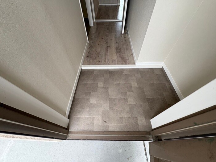 物件内観写真14　(玄関)