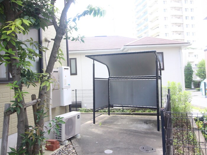 物件外観写真3　(駐輪場)