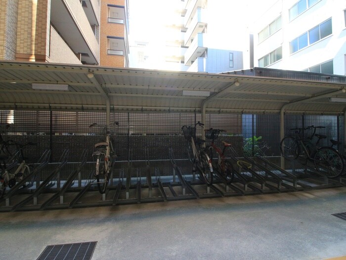 物件外観写真4　(駐輪場)