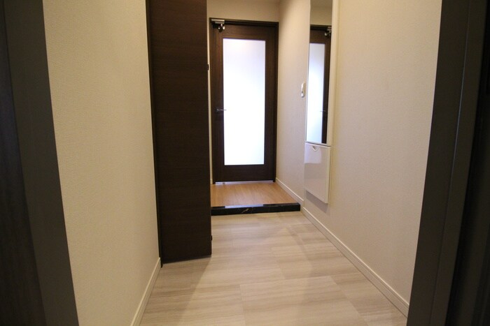 物件内観写真7　(玄関)