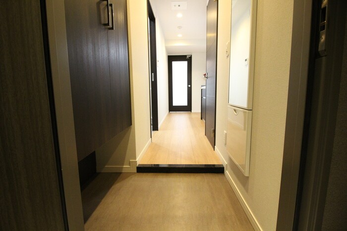 物件内観写真7　(玄関)