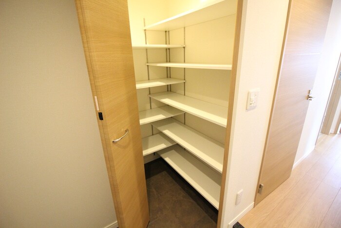 物件内観写真8　(靴箱)