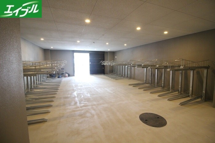 物件外観写真5　(駐輪場)