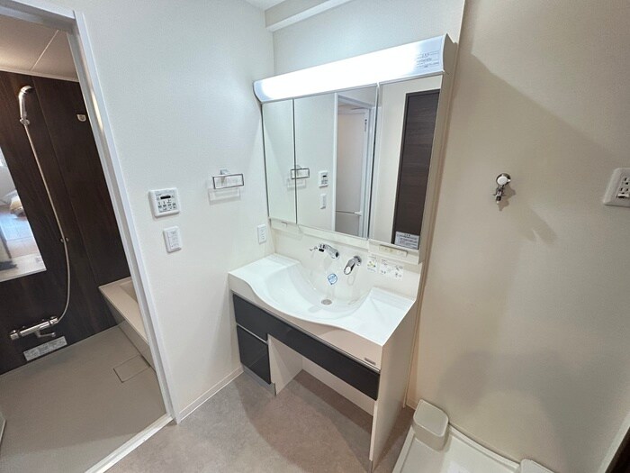 物件内観写真12　(洗面)