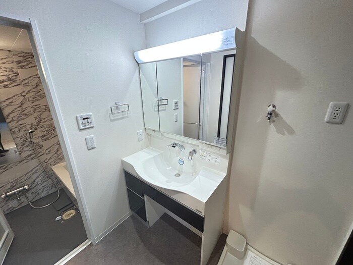 物件内観写真12　(洗面)