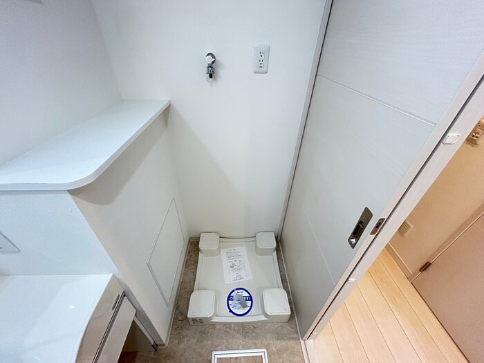 物件内観写真13　(洗濯機置場)