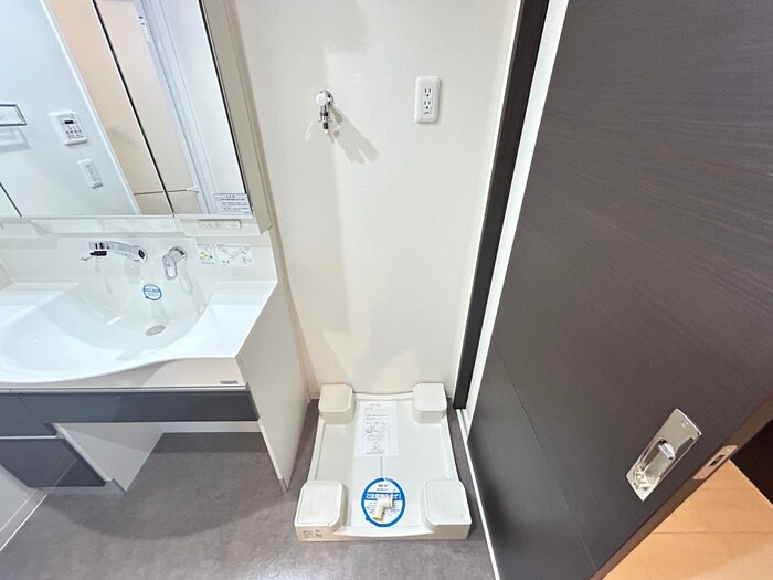 物件内観写真13　(洗濯機置場)