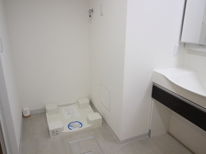 物件内観写真15　(洗濯機置場)