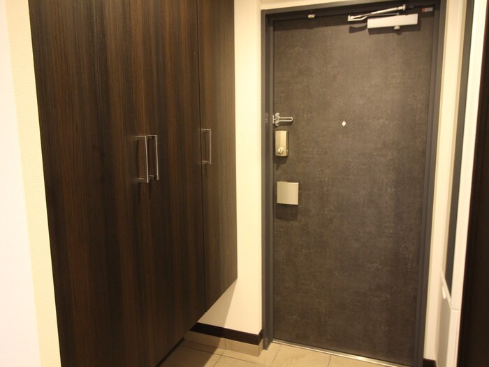 物件内観写真17　(玄関)