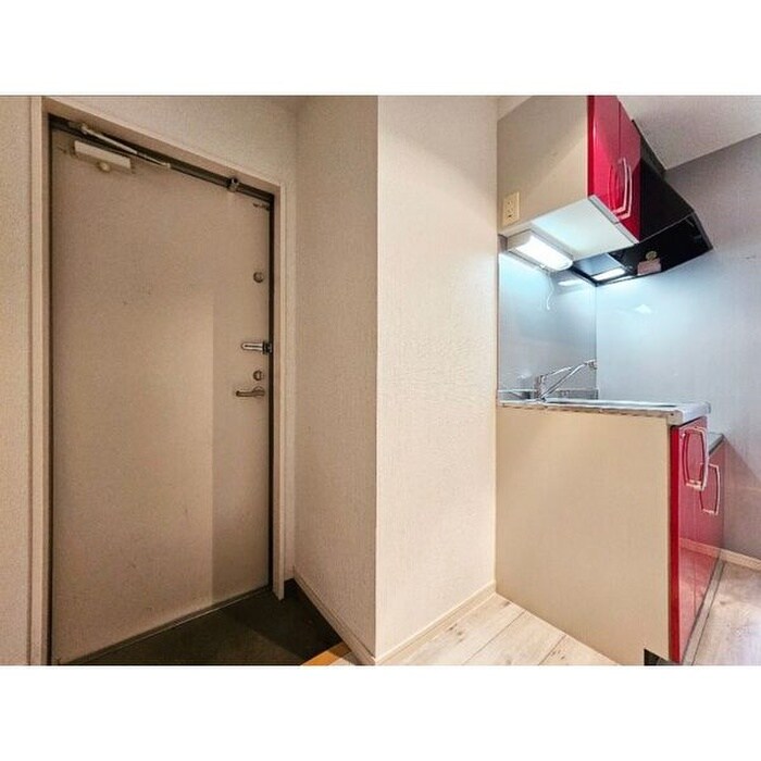 物件内観写真7　(玄関)