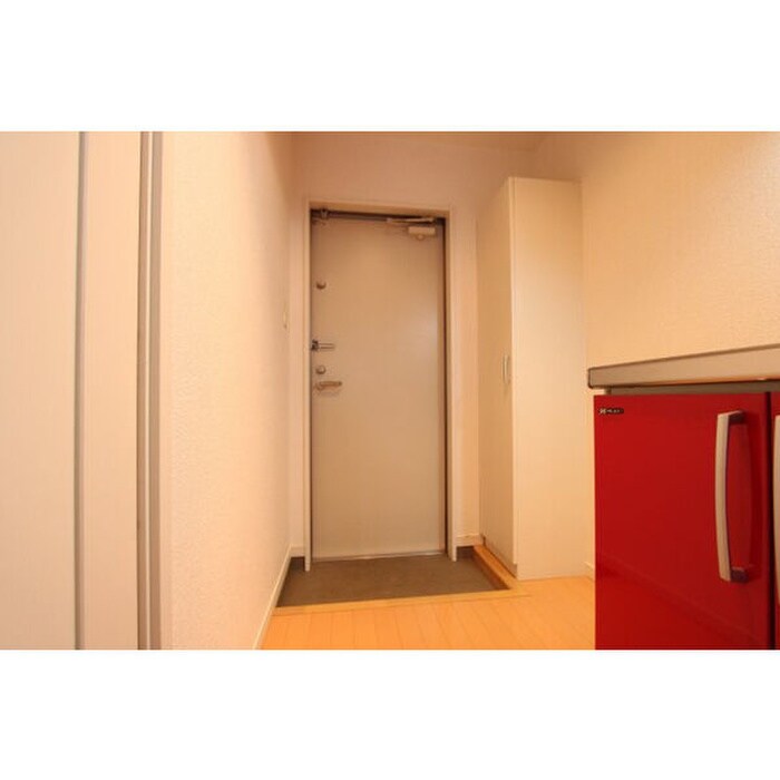 物件内観写真7　(玄関)