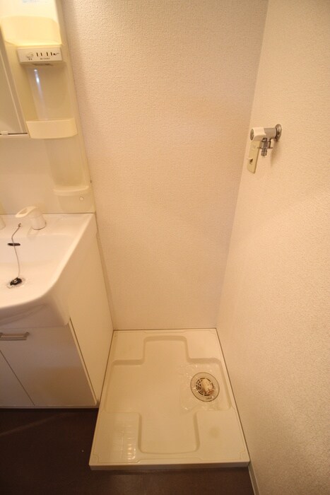 物件内観写真10　(洗濯機置場)