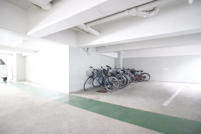 物件外観写真5　(駐輪場)