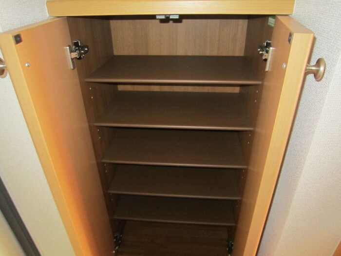 物件内観写真7　(靴箱)