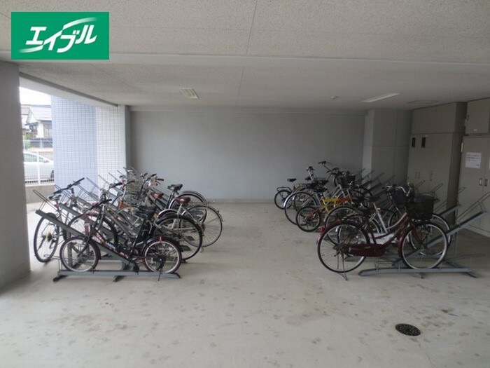 物件外観写真3　(駐輪場)