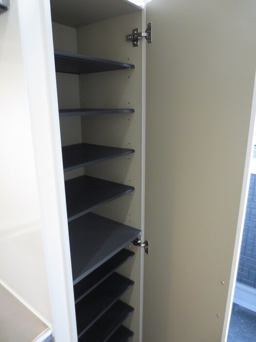 物件内観写真8　(靴箱)