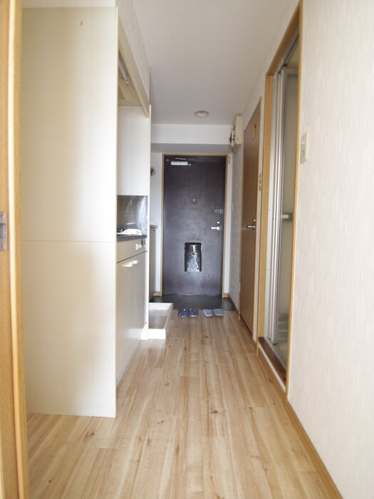 物件内観写真16　(廊下)